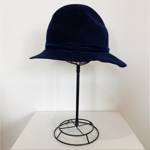 Gigi Burris Millinery Beautiful shape velvet hat in Navy blue main image 4